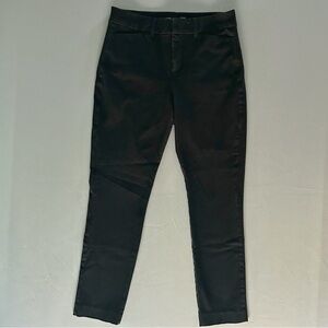 Old Navy Black High-Rise Pixie Pants Spring Trend Size 6